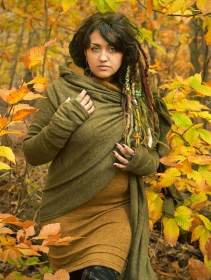 \"Danaeriz\" shawl, Khaki green