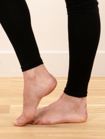 \ Marläa\  knee-high socks / legwarmers, Black